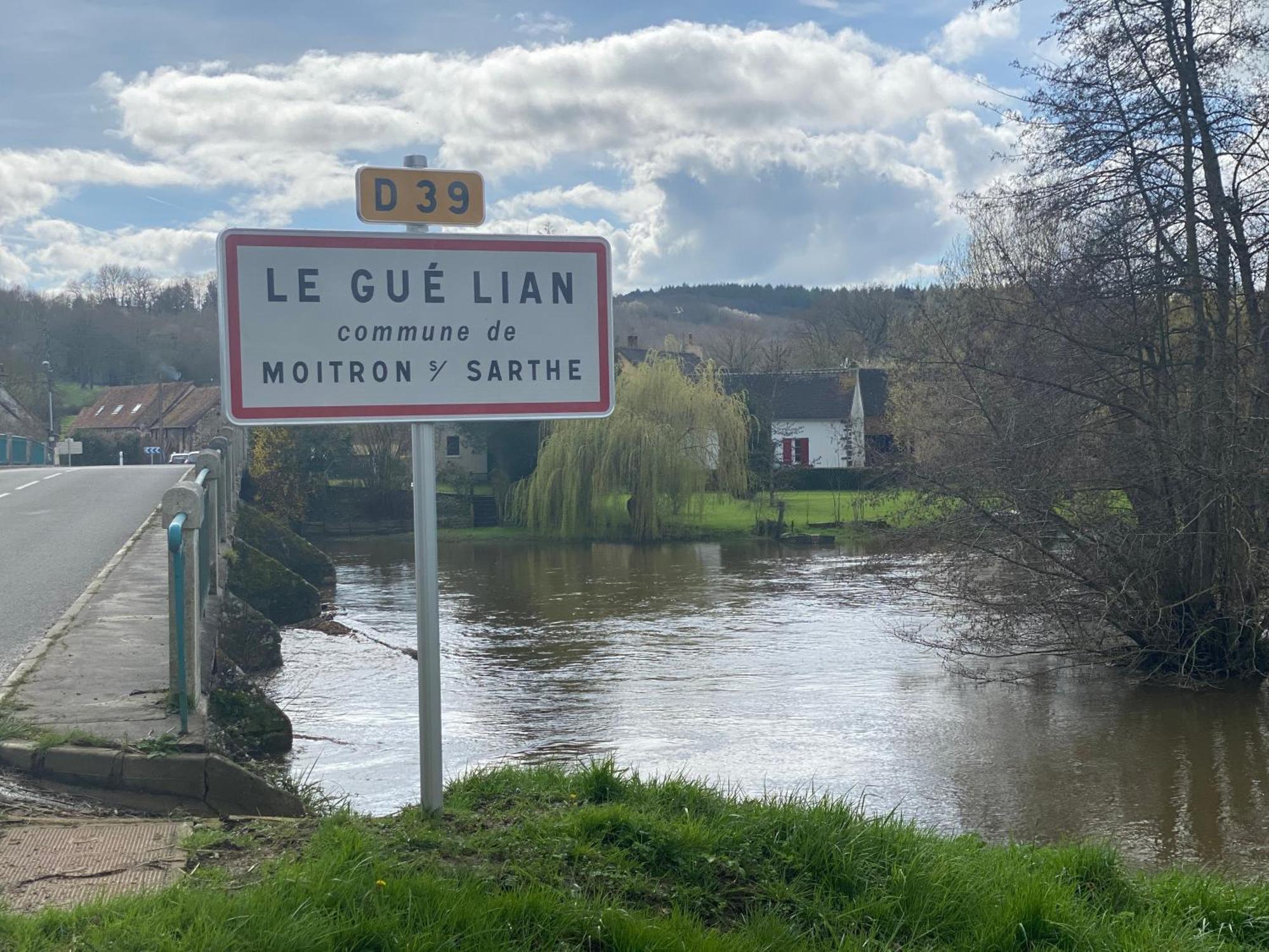 Le Petitepinay Acomodação com café da manhã Moitron-sur-Sarthe Exterior foto